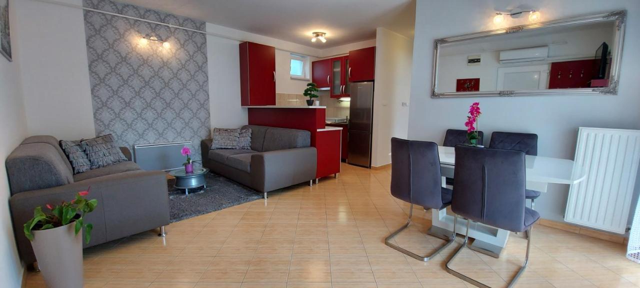 Amulett Suite Apartment ハイデゥソボスロー エクステリア 写真